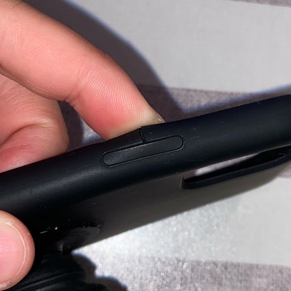 iPhone 11 Case w/ Popsocket - Picture 5 of 5